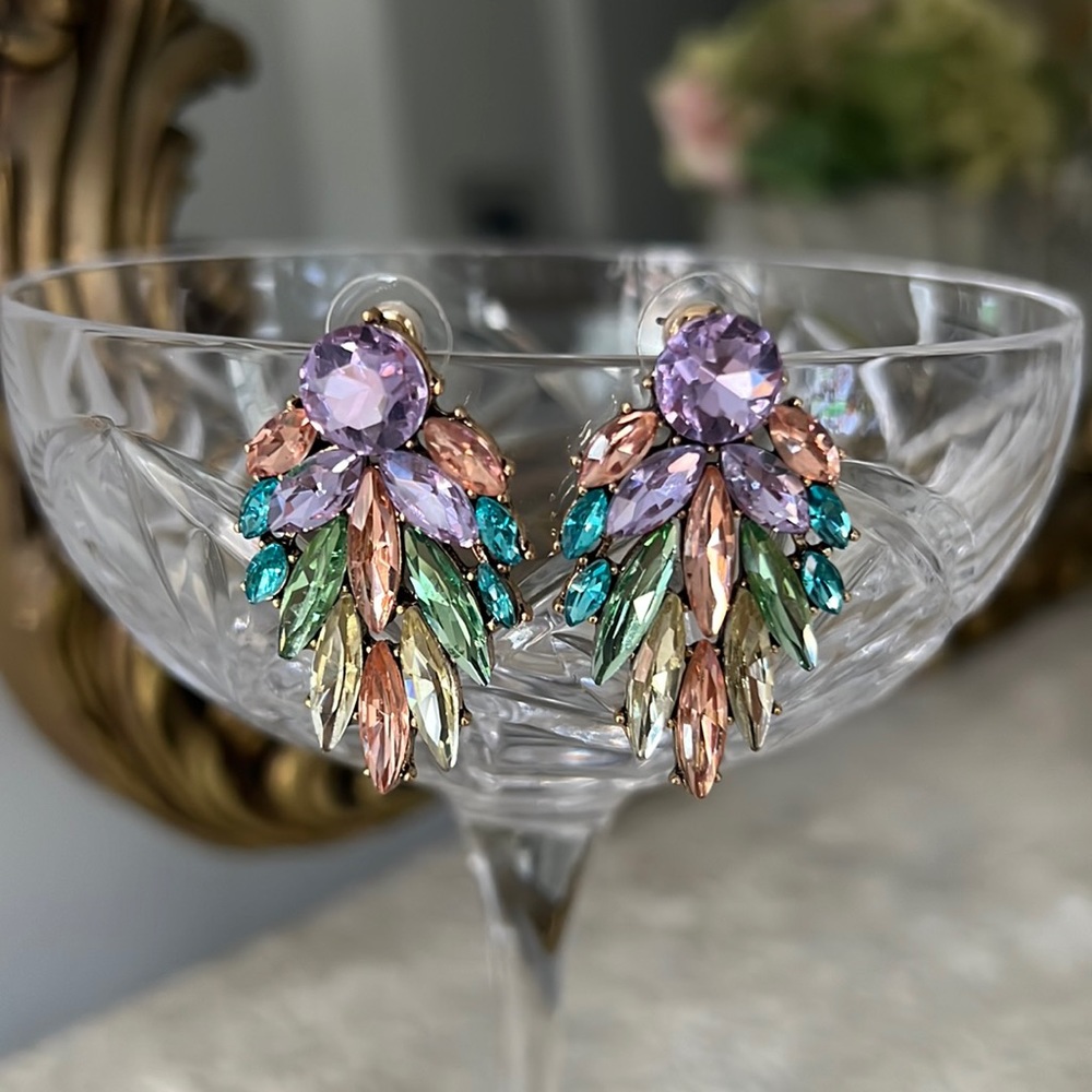 Pastel gem earrings 🤍